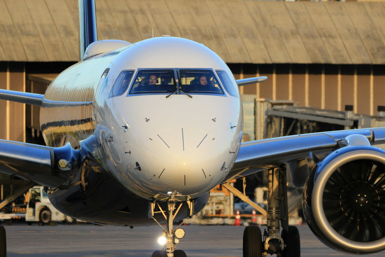 CFI Salary Guide: How Much Do Flight Instructors Make? - Backseat Pilot